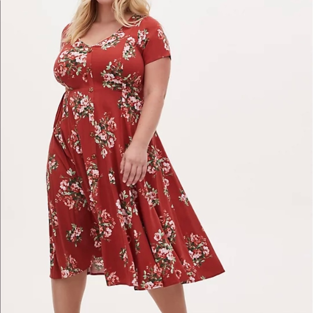 Torrid terracotta red floral challis midi dress
